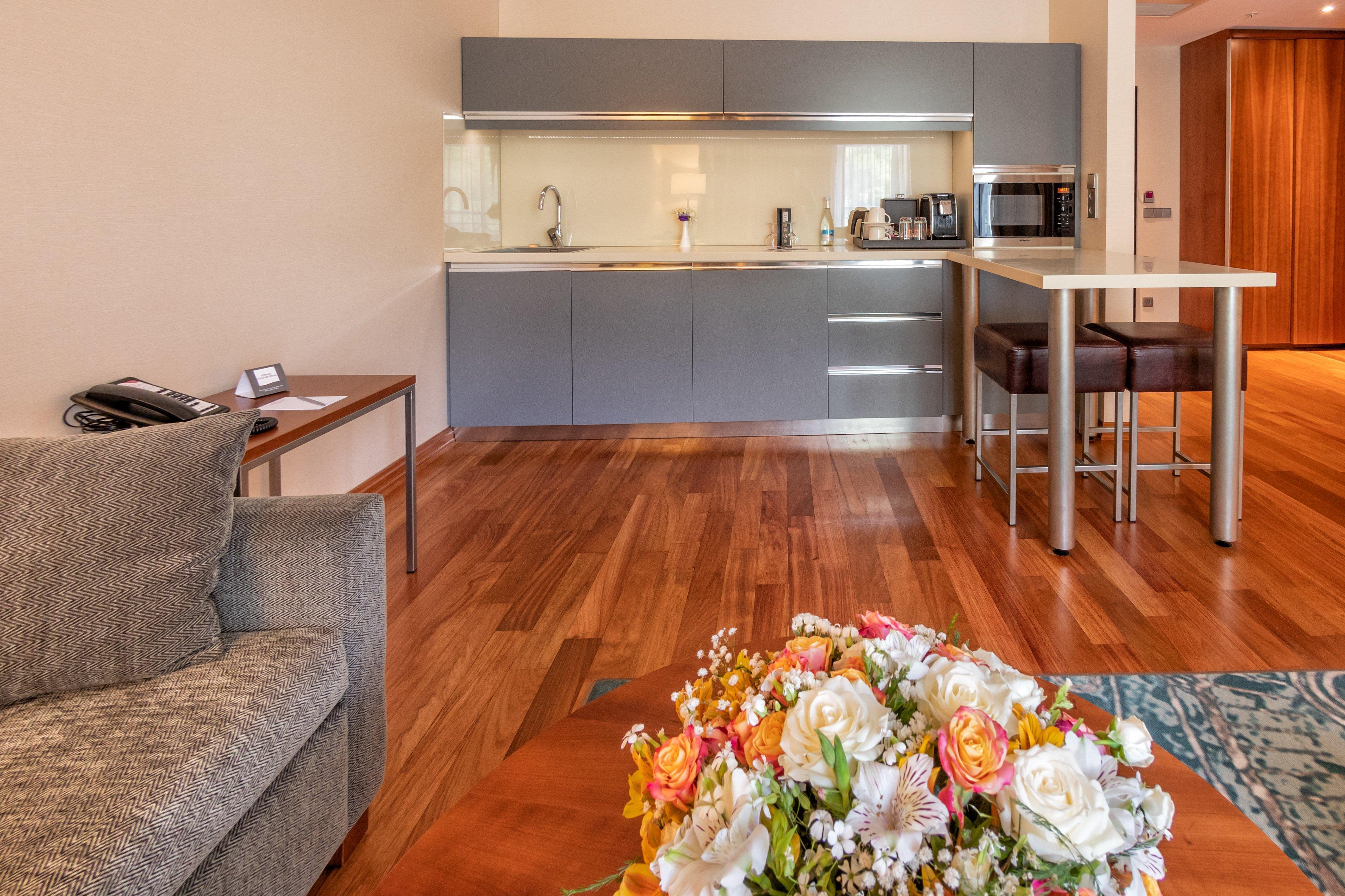 Crowne Plaza - Borjomi By Ihg Hotell Eksteriør bilde A kitchen in a serviced apartment