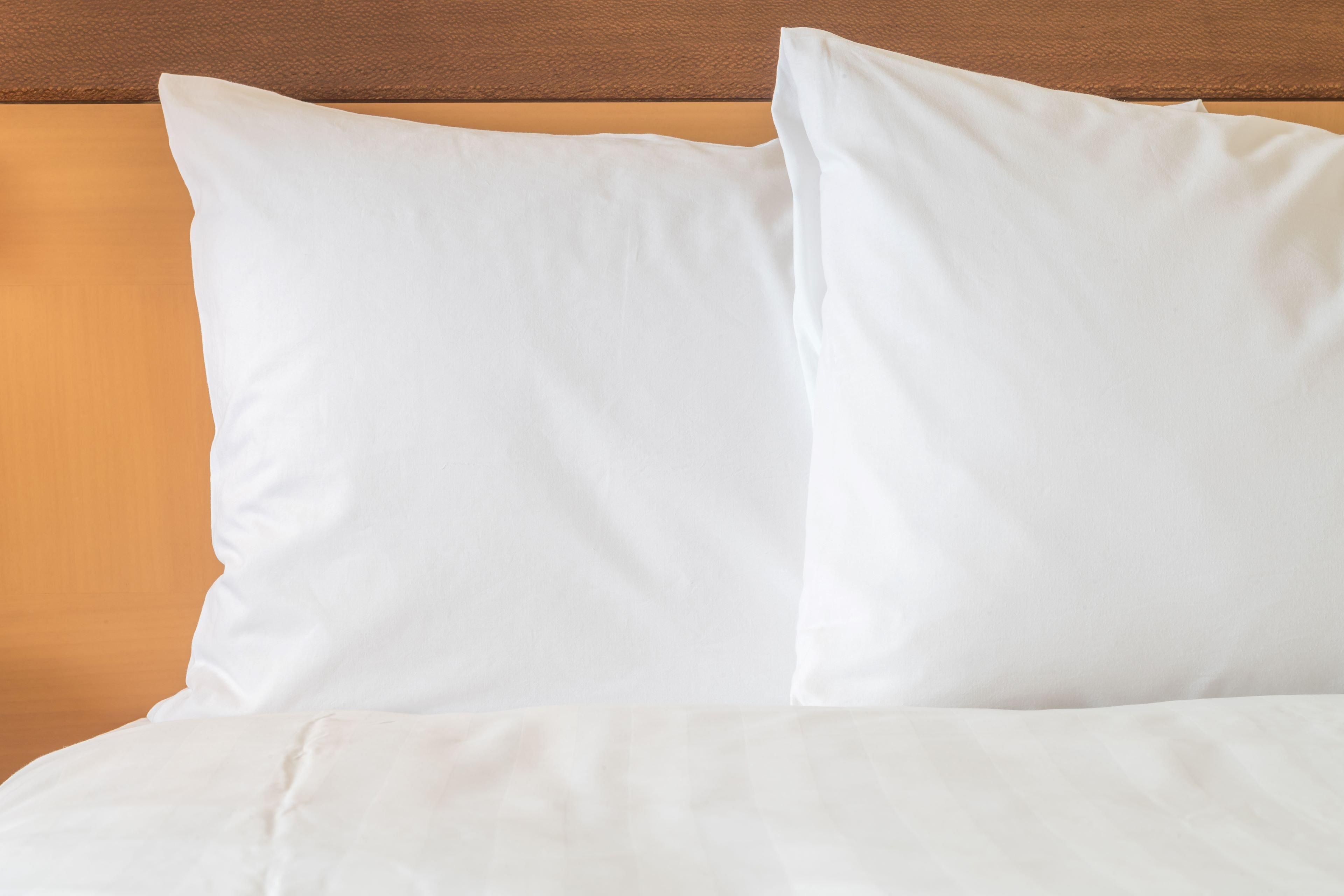 Crowne Plaza - Borjomi By Ihg Hotell Eksteriør bilde Two pillows on a bed