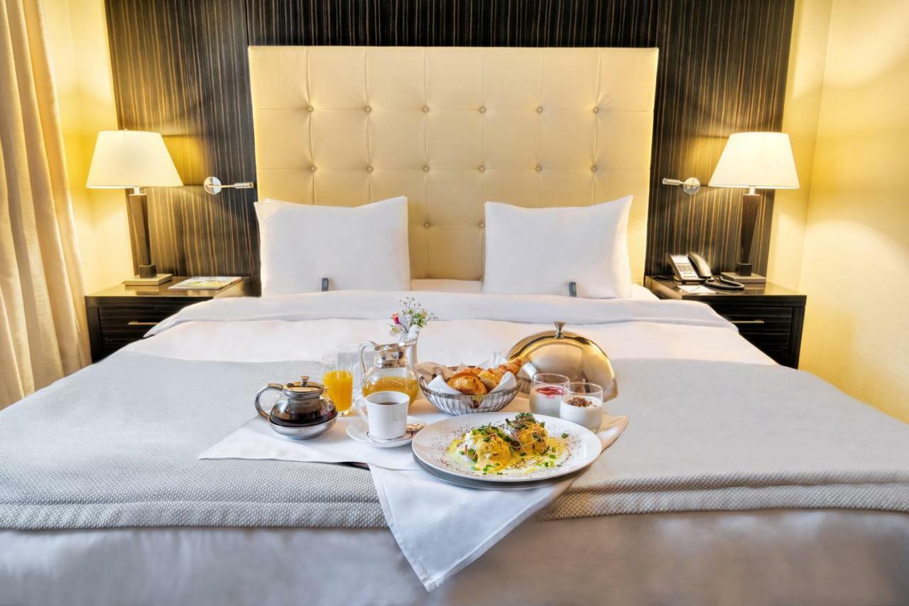 Crowne Plaza - Borjomi By Ihg Hotell Eksteriør bilde Room service